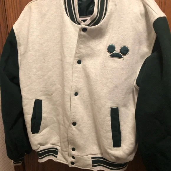 🎠 Vintage Disney Green & Grey Varsity Jacket- 147A $50 or $45 w/offer - Picture 2 of 8